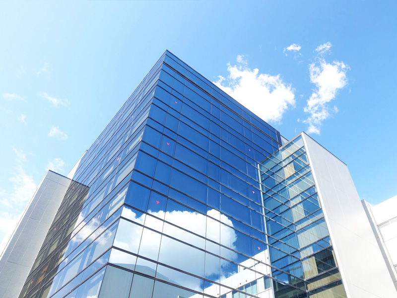 オフィスビルの写真
