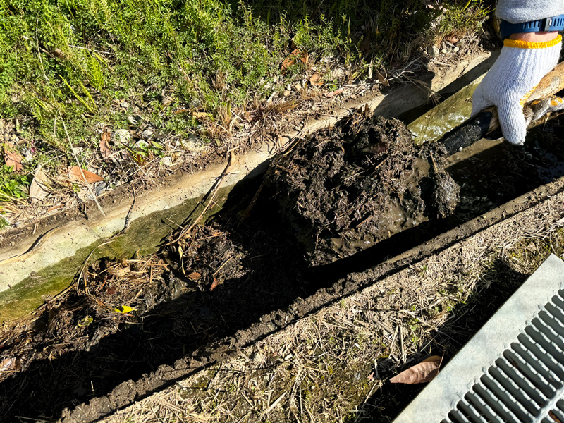 土砂・ヘドロを徹底除去